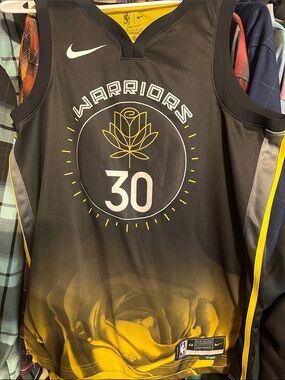 Nike Black and Yellow Steph Curry Warriors #30 Basketball Jersey worn 1 time
